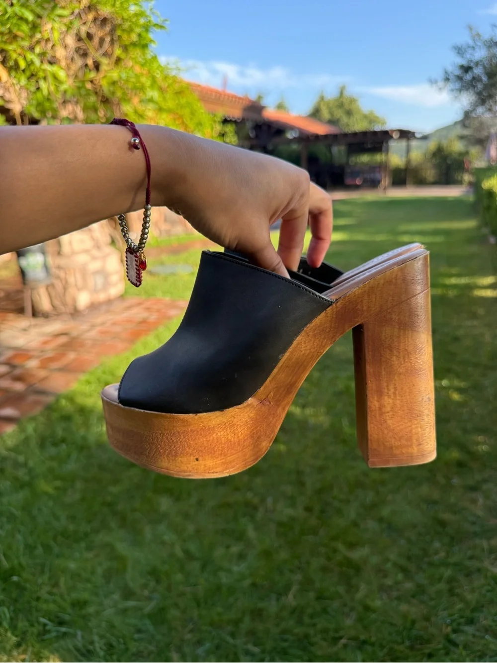 N/A stylish black